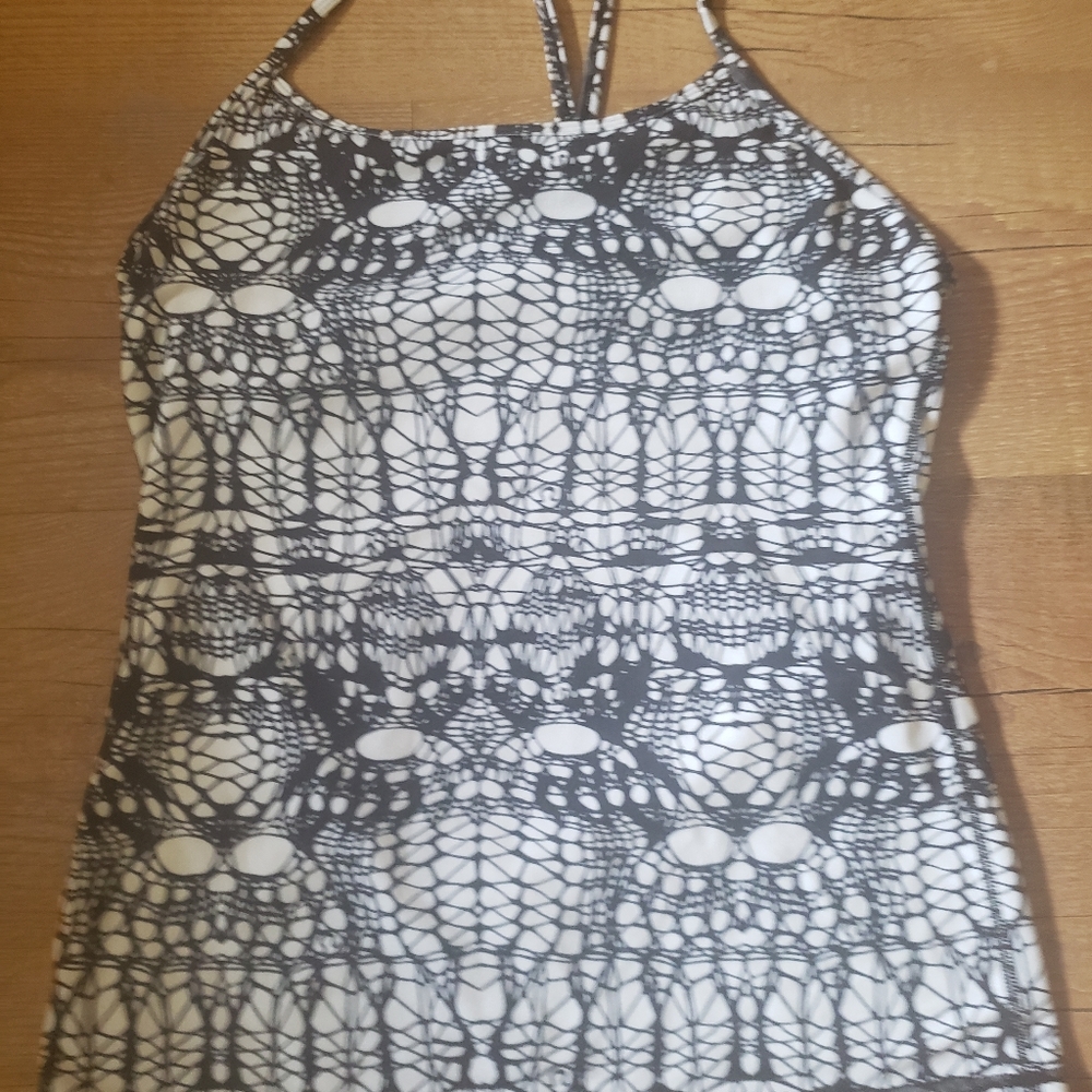 Lululemon racerback size 8